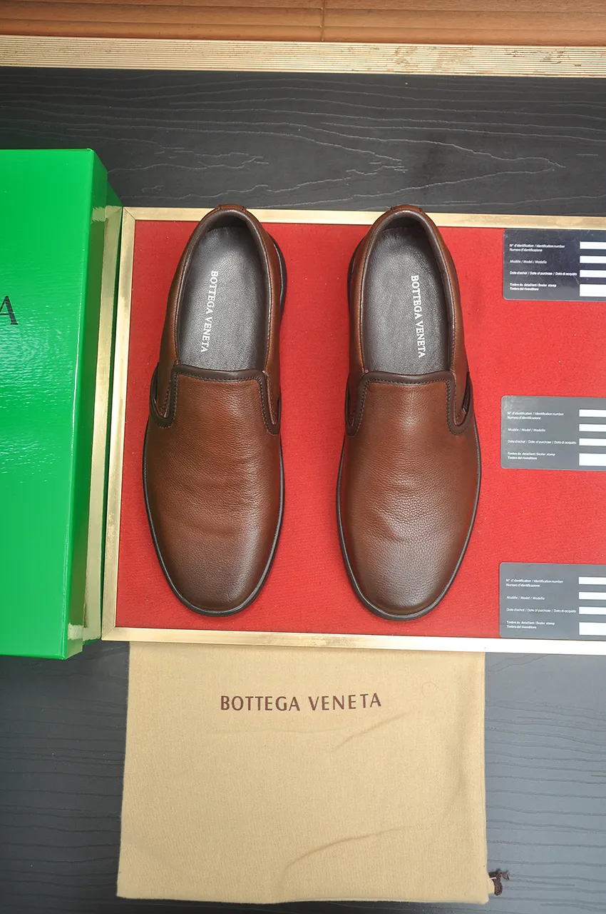 Men's shoes💰540💶【BV】Official website men's shoes👊🏻Cow leather braid🔰Cow leather lining rubber outsole🔲Counter 1:1 quality The identity of every successful man🍃The upper and solemn feet🚶🏻🚶🏻High-end custom counter original replicas📯Imported cowhide purely hand-woven🐂The last will not change regardless of wind or rain🔘Stand the verification of time🔍️Code number: 39-45 (45 custom-made)